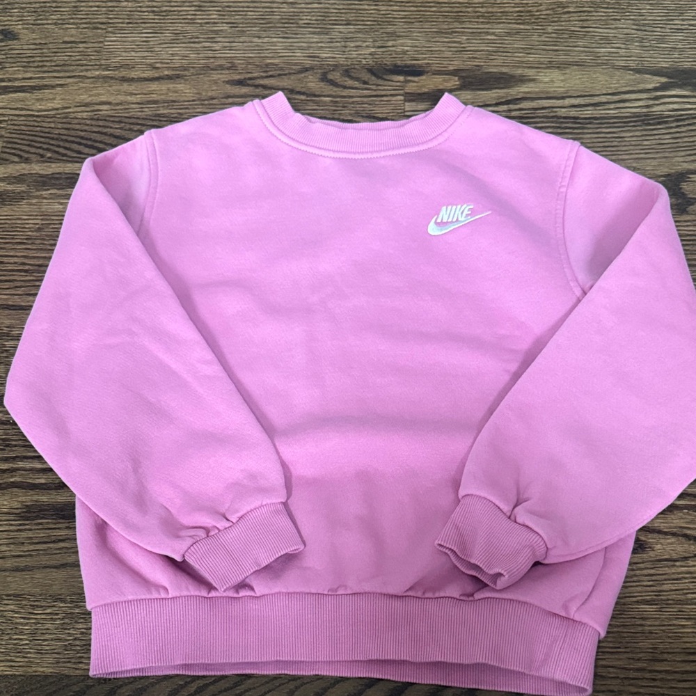 Nike Crew Neck Sweatshirt in Soft Pink